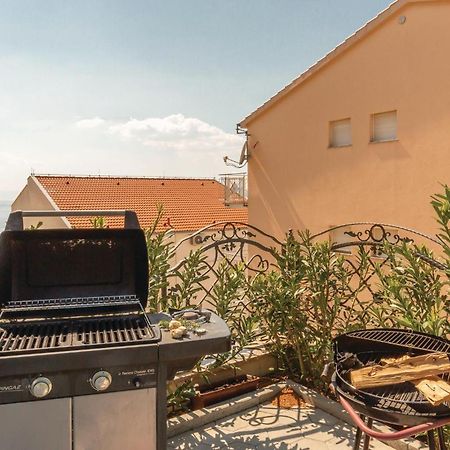 Awesome Apartment In Krvavica With Kitchen المظهر الخارجي الصورة