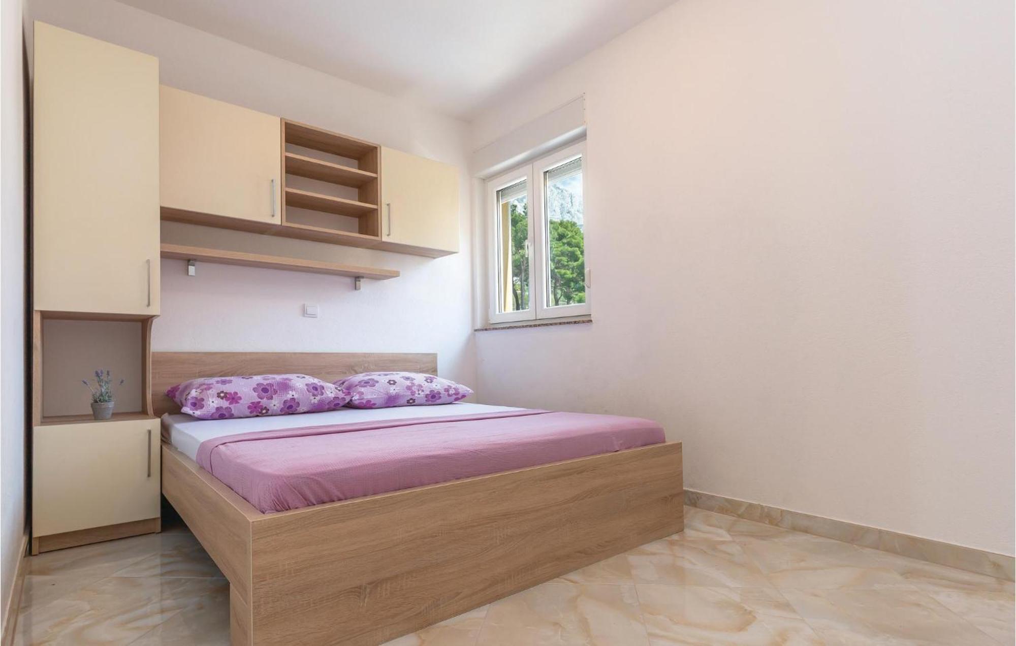 Awesome Apartment In Krvavica With Kitchen المظهر الخارجي الصورة